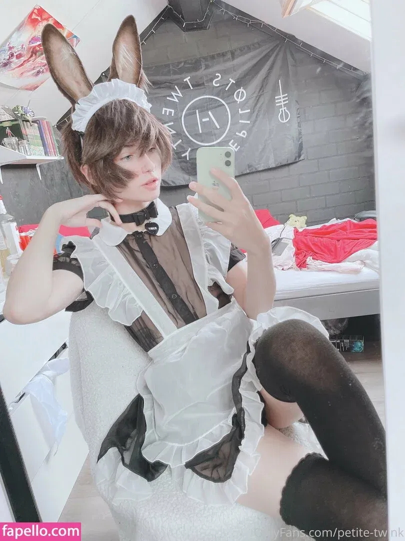 petite-twink Onlyfans Photo Gallery 