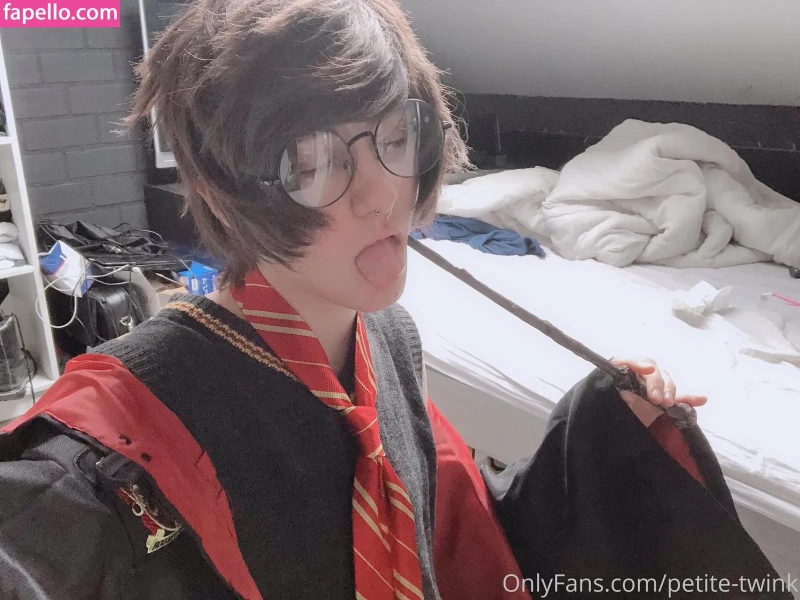 petite-twink Onlyfans Photo Gallery 