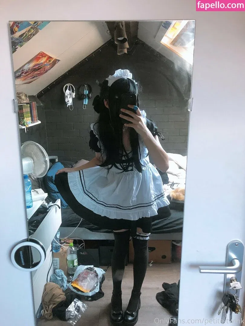 petite-twink Onlyfans Photo Gallery 