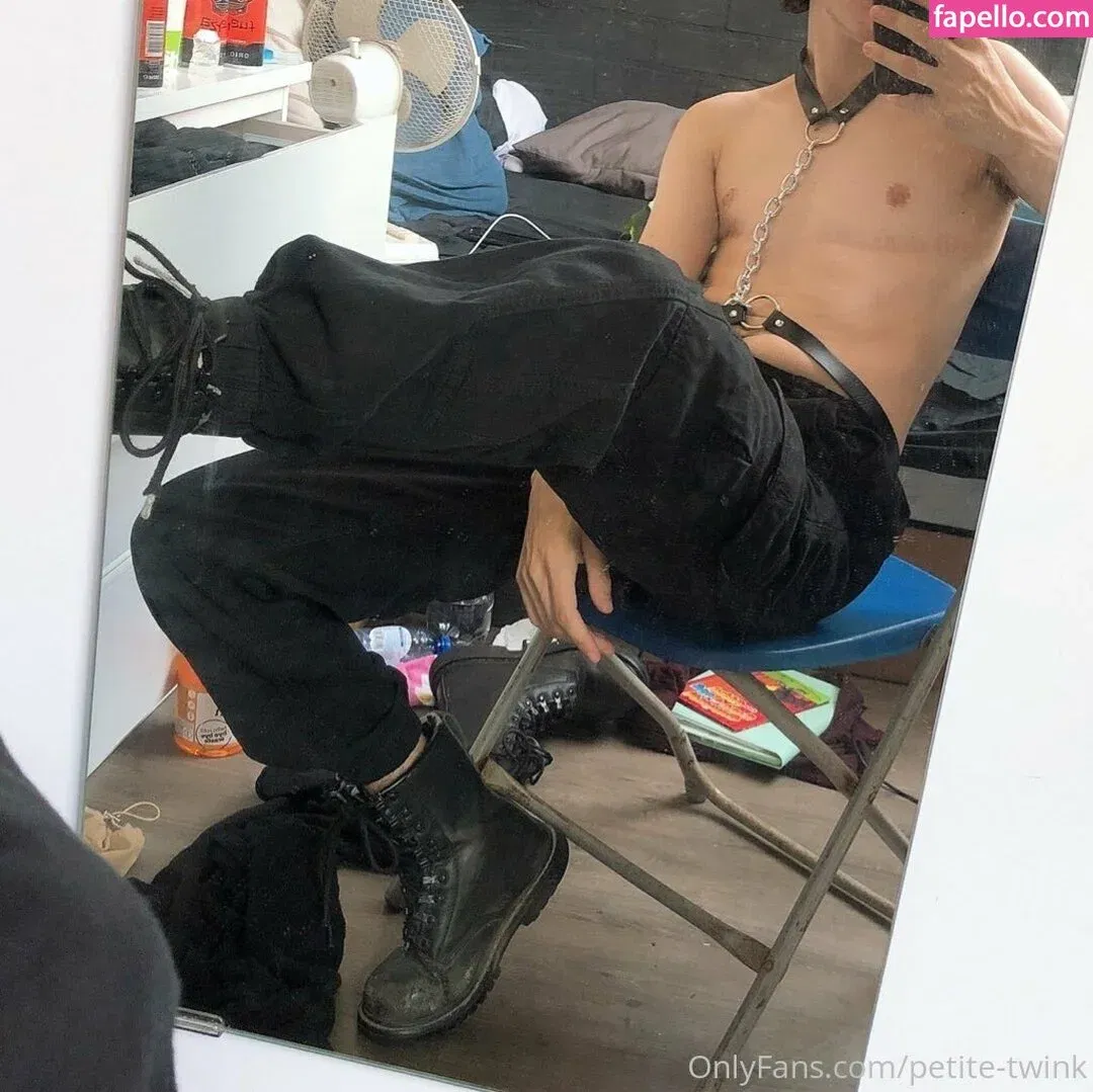 petite-twink Onlyfans Photo Gallery 