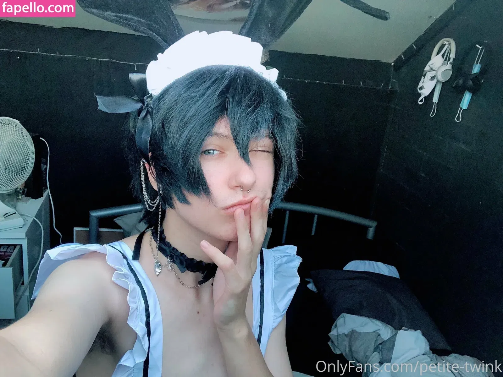 petite-twink Onlyfans Photo Gallery 