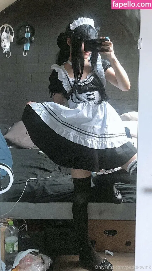 petite-twink Onlyfans Photo Gallery 