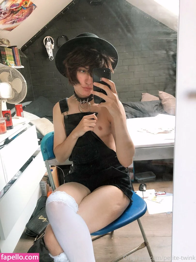 petite-twink Onlyfans Photo Gallery 