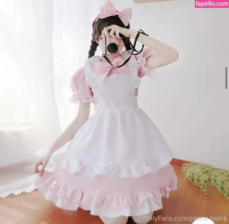 petite-twink Onlyfans Photo Gallery 