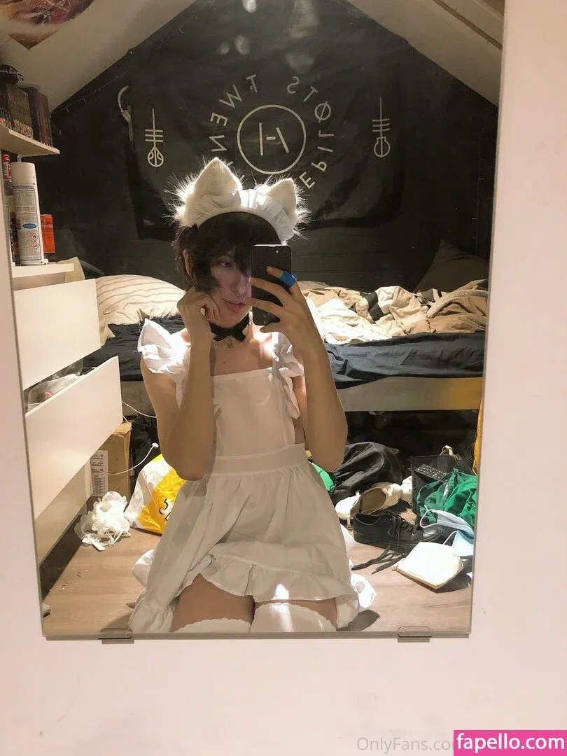 petite-twink Onlyfans Photo Gallery 