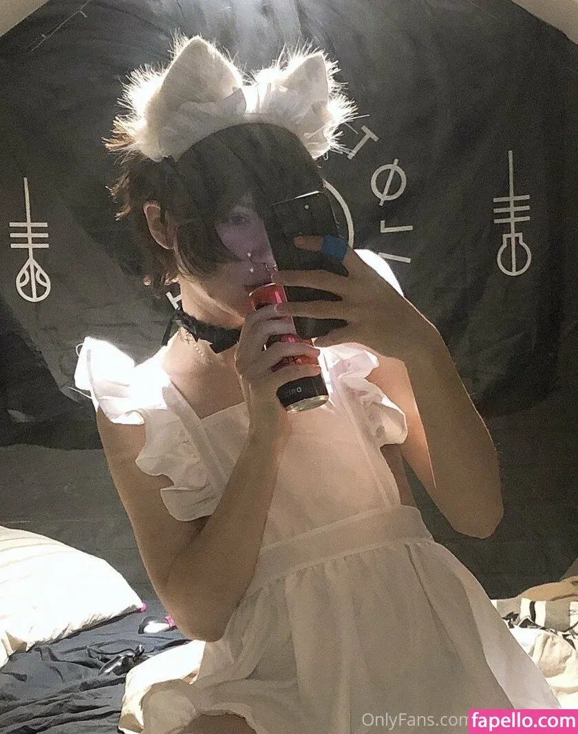 petite-twink Onlyfans Photo Gallery 