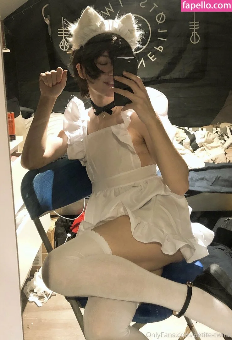 petite-twink Onlyfans Photo Gallery 