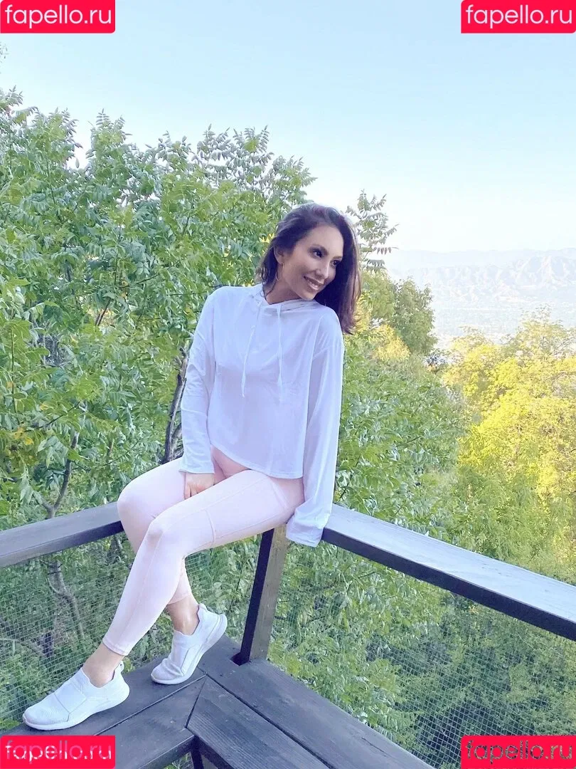 Cheryl Burke Onlyfans Photo Gallery 