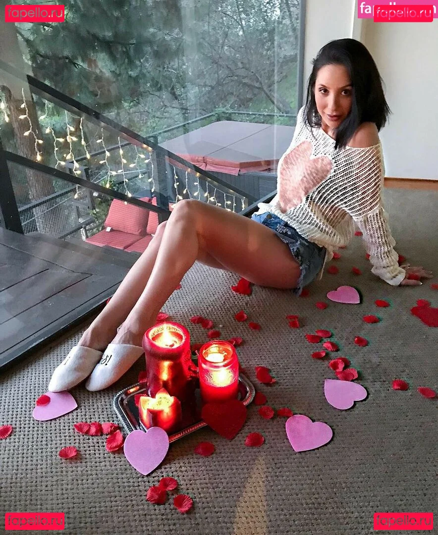 Cheryl Burke Onlyfans Photo Gallery 