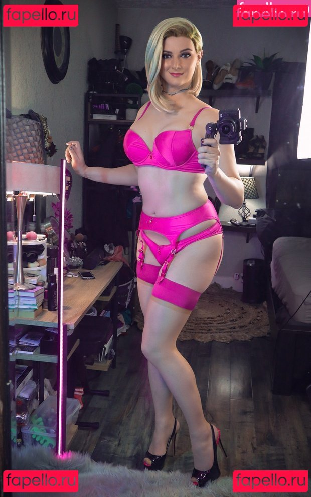 AlsoAshley / Ashley Barron / alsoashleyb Onlyfans Photo Gallery 