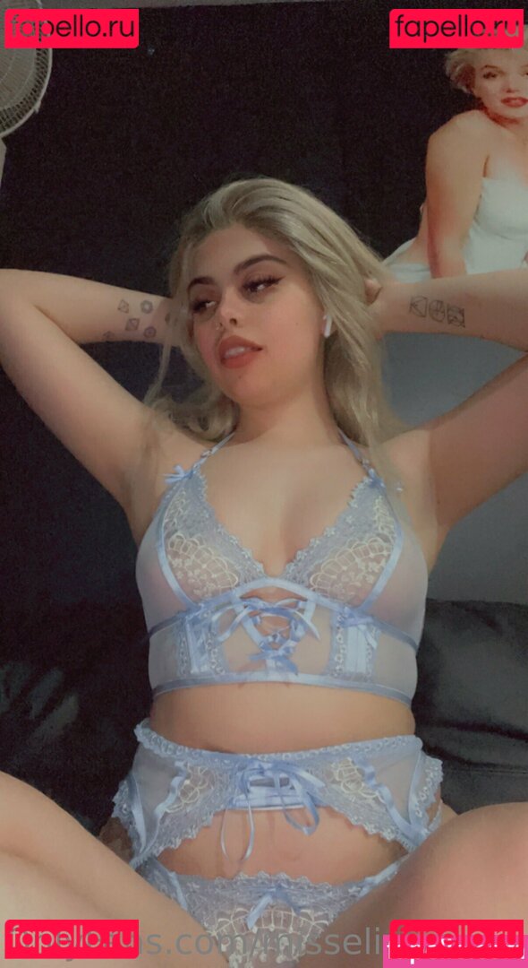misselizarae_ / misselizaraven Onlyfans Photo Gallery 