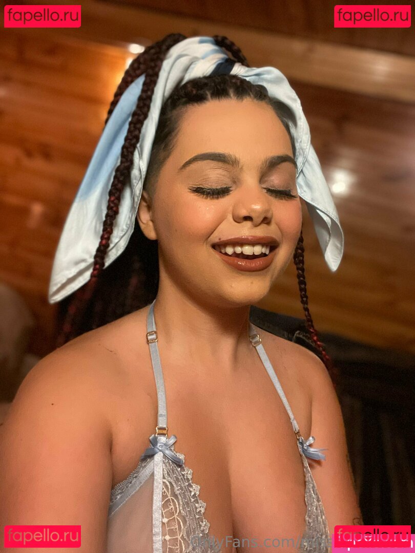 misselizarae_ / misselizaraven Onlyfans Photo Gallery 