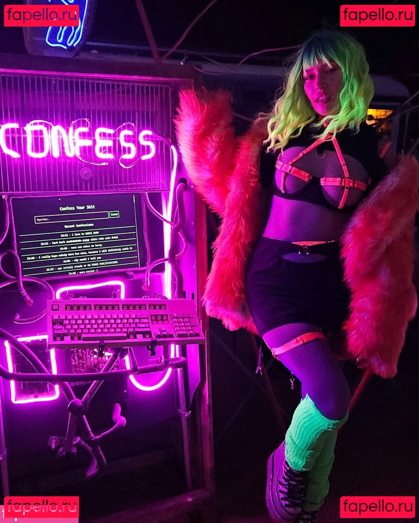 TweetneyMoore / Whitney Moore / whitneysmoore Onlyfans Photo Gallery 