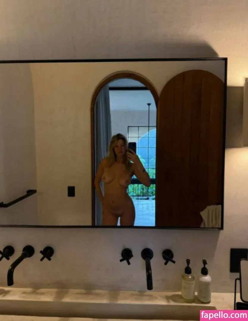 itscarlyjane Onlyfans Photo Gallery 