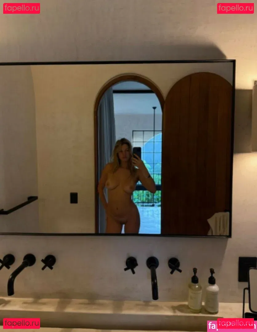 itscarlyjane Onlyfans Photo Gallery 