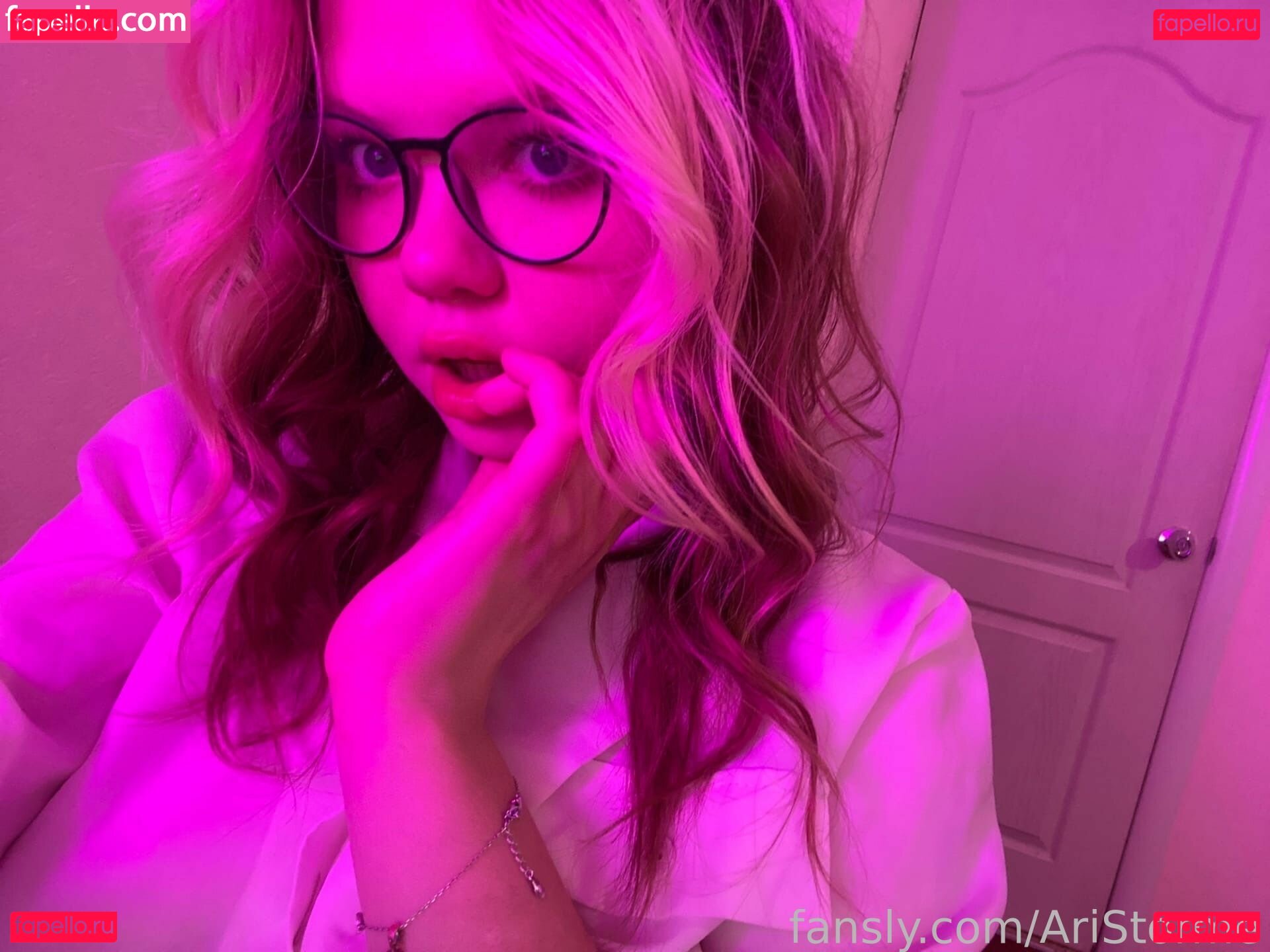 AriStorme Onlyfans Photo Gallery 