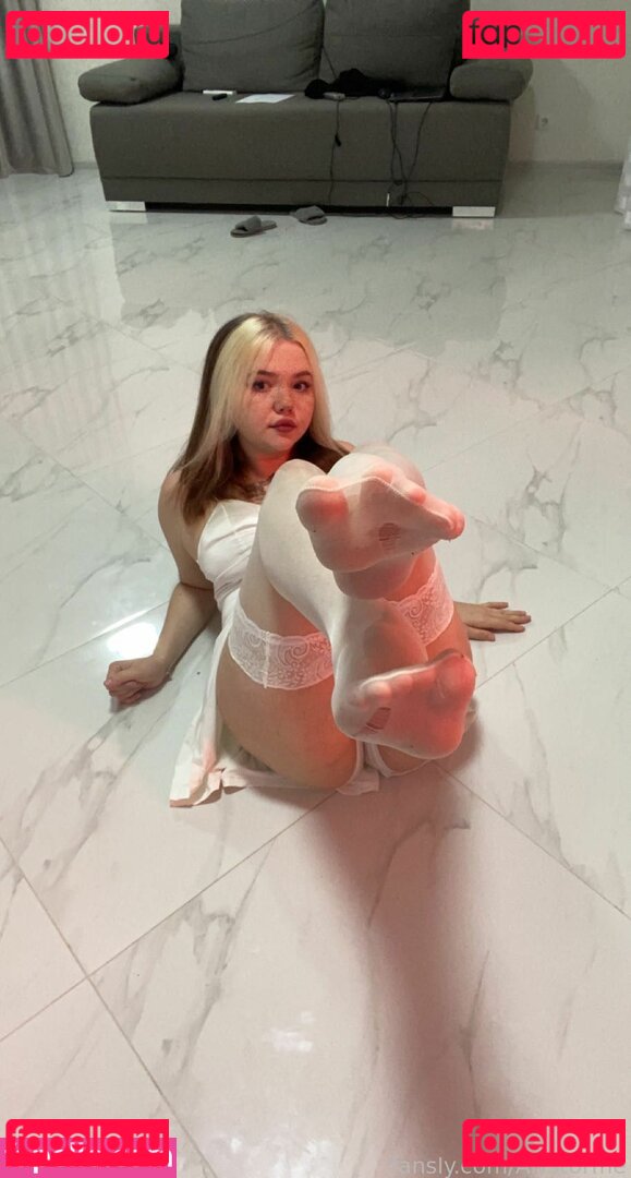 AriStorme Onlyfans Photo Gallery 