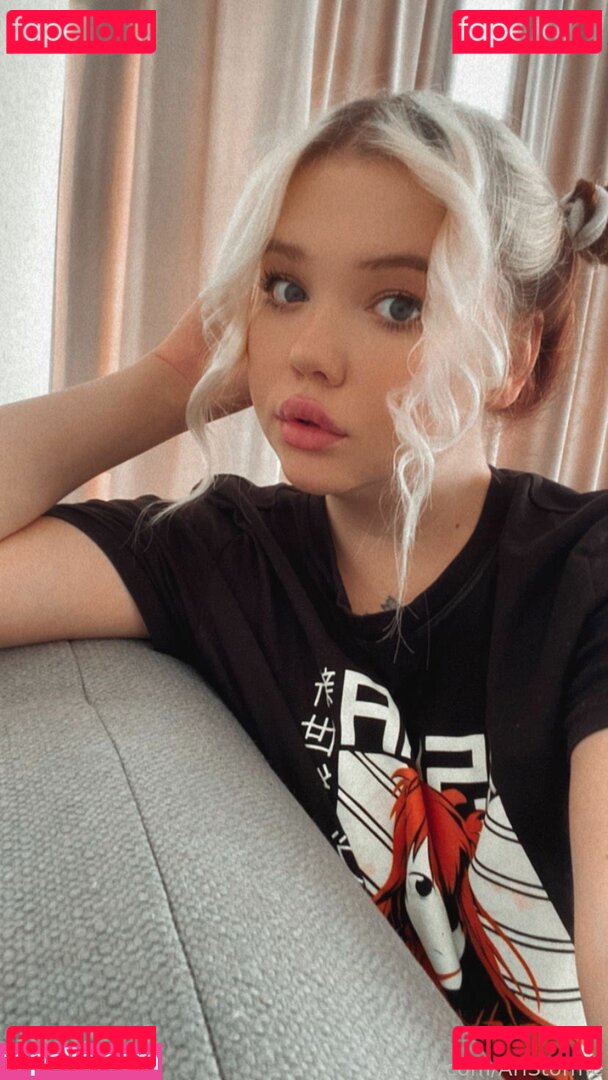 AriStorme Onlyfans Photo Gallery 