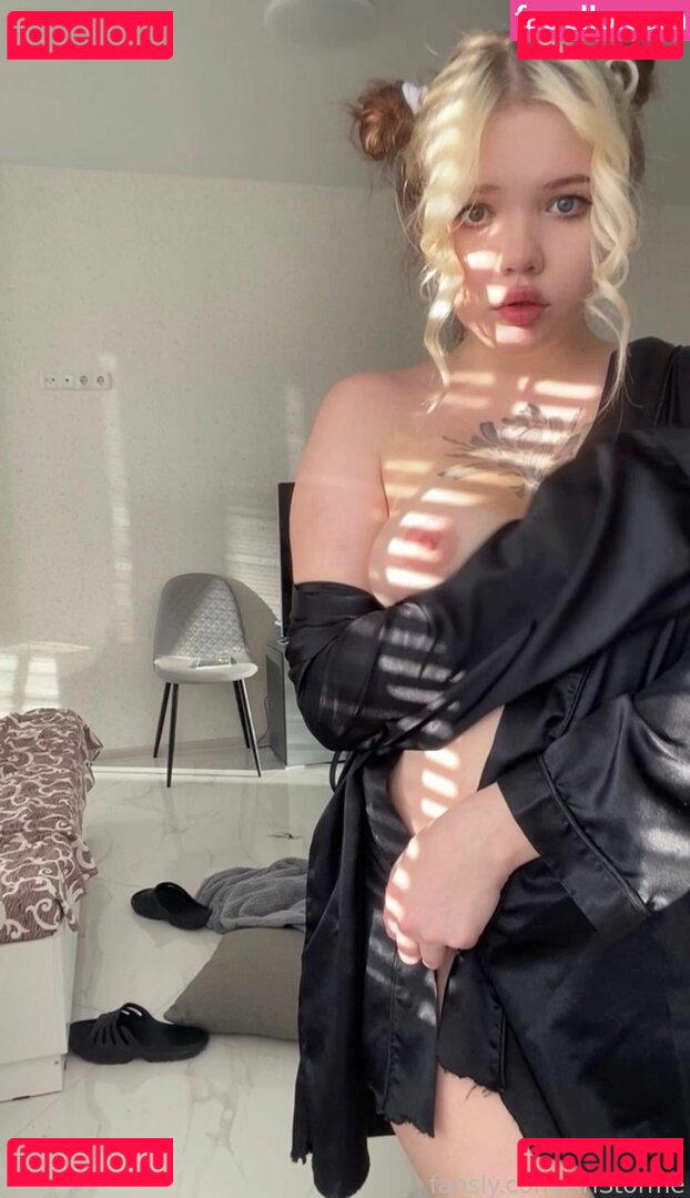 AriStorme Onlyfans Photo Gallery 