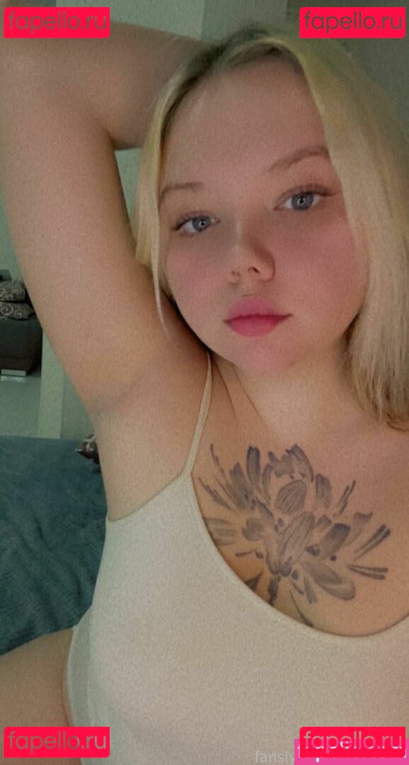 AriStorme Onlyfans Photo Gallery 