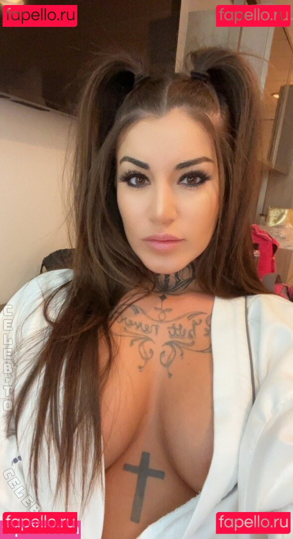 Lena Lexi / lena.lexi.official / lenalexxxi