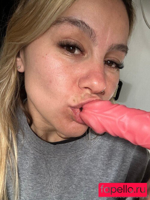 Katgia Nude Onlyfans Photo 9