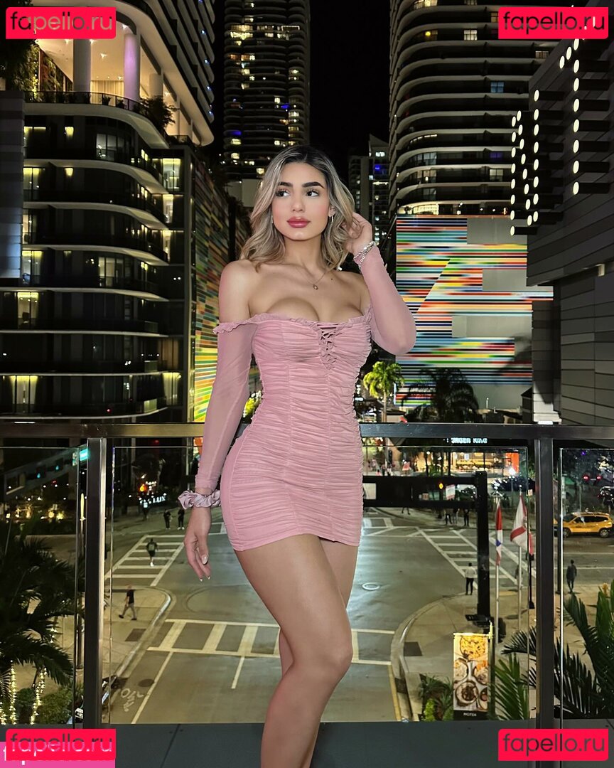 Asisazer Onlyfans Photo Gallery 