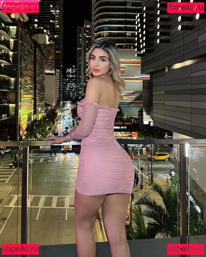 Asisazer Onlyfans Photo Gallery 