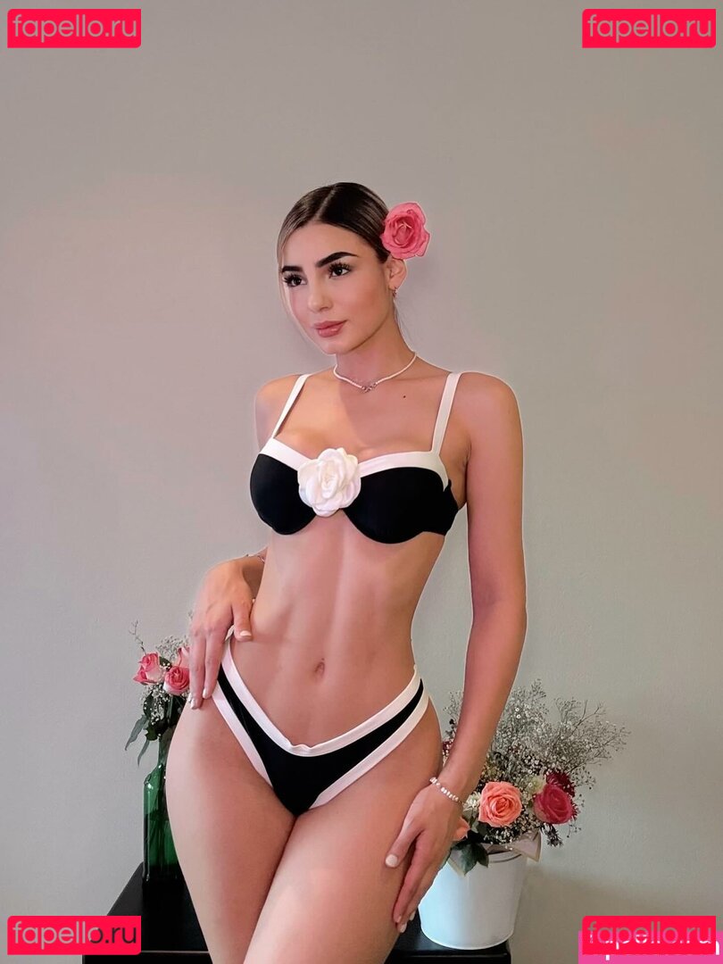 Asisazer Onlyfans Photo Gallery 