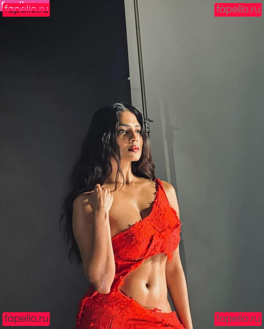 Malavika / MalavikaM_ / theun.toldchapters Onlyfans Photo Gallery 