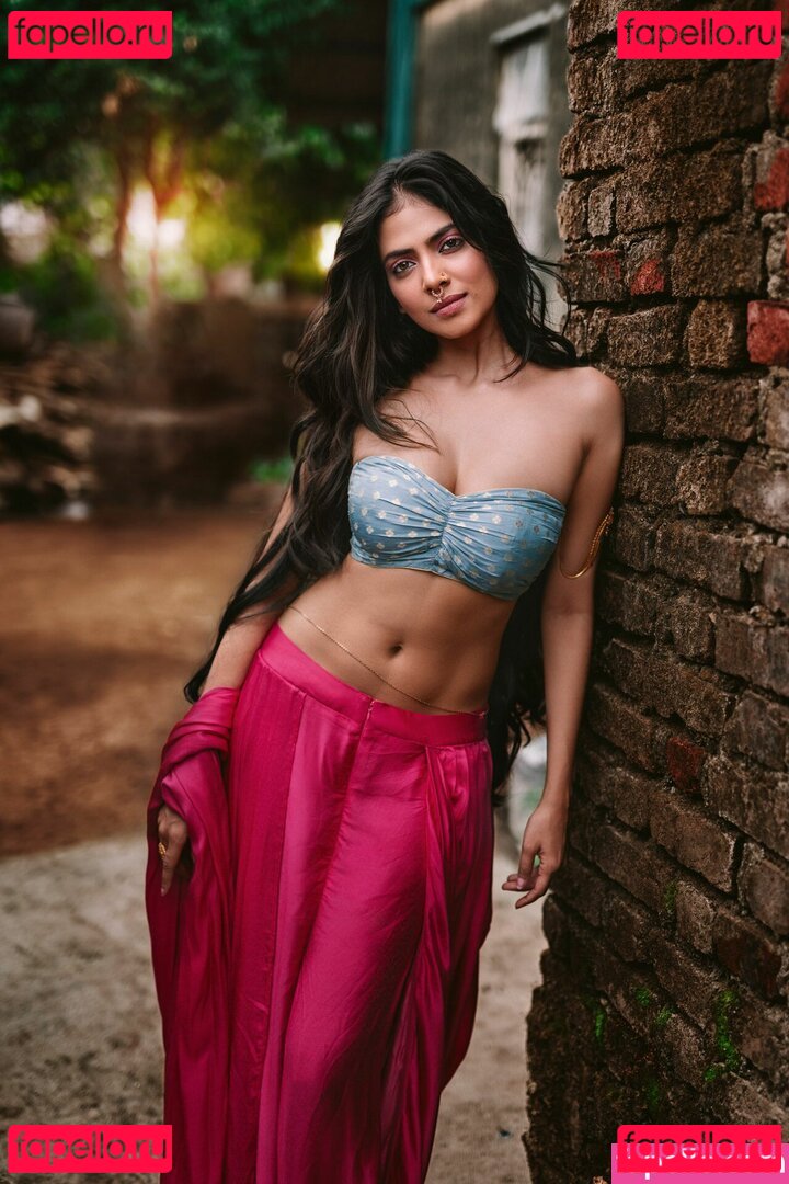 Malavika / MalavikaM_ / theun.toldchapters Onlyfans Photo Gallery 