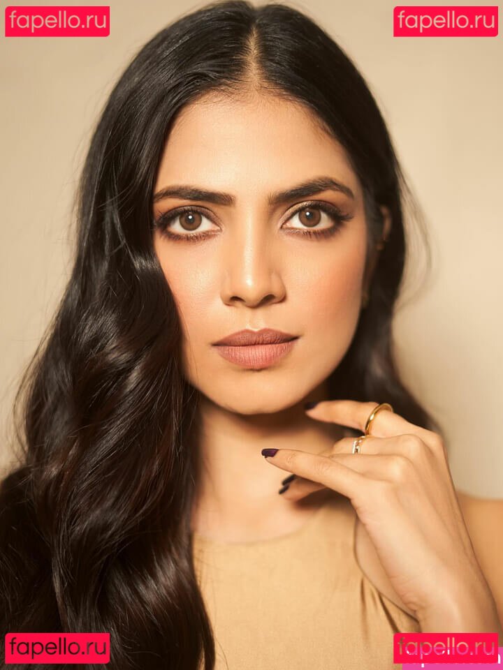Malavika / MalavikaM_ / theun.toldchapters Onlyfans Photo Gallery 