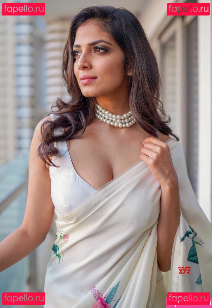 Malavika / MalavikaM_ / theun.toldchapters Onlyfans Photo Gallery 