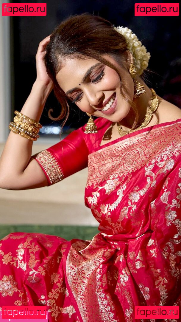 Malavika / MalavikaM_ / theun.toldchapters Onlyfans Photo Gallery 