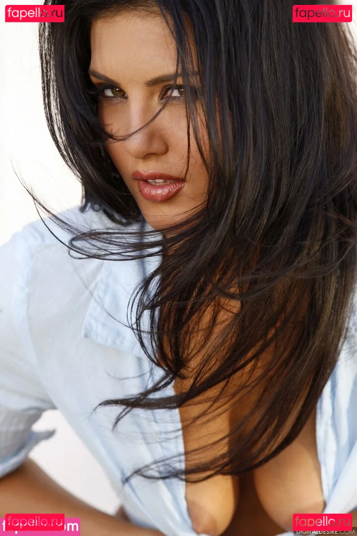 Sunny Leone Onlyfans Photo Gallery 