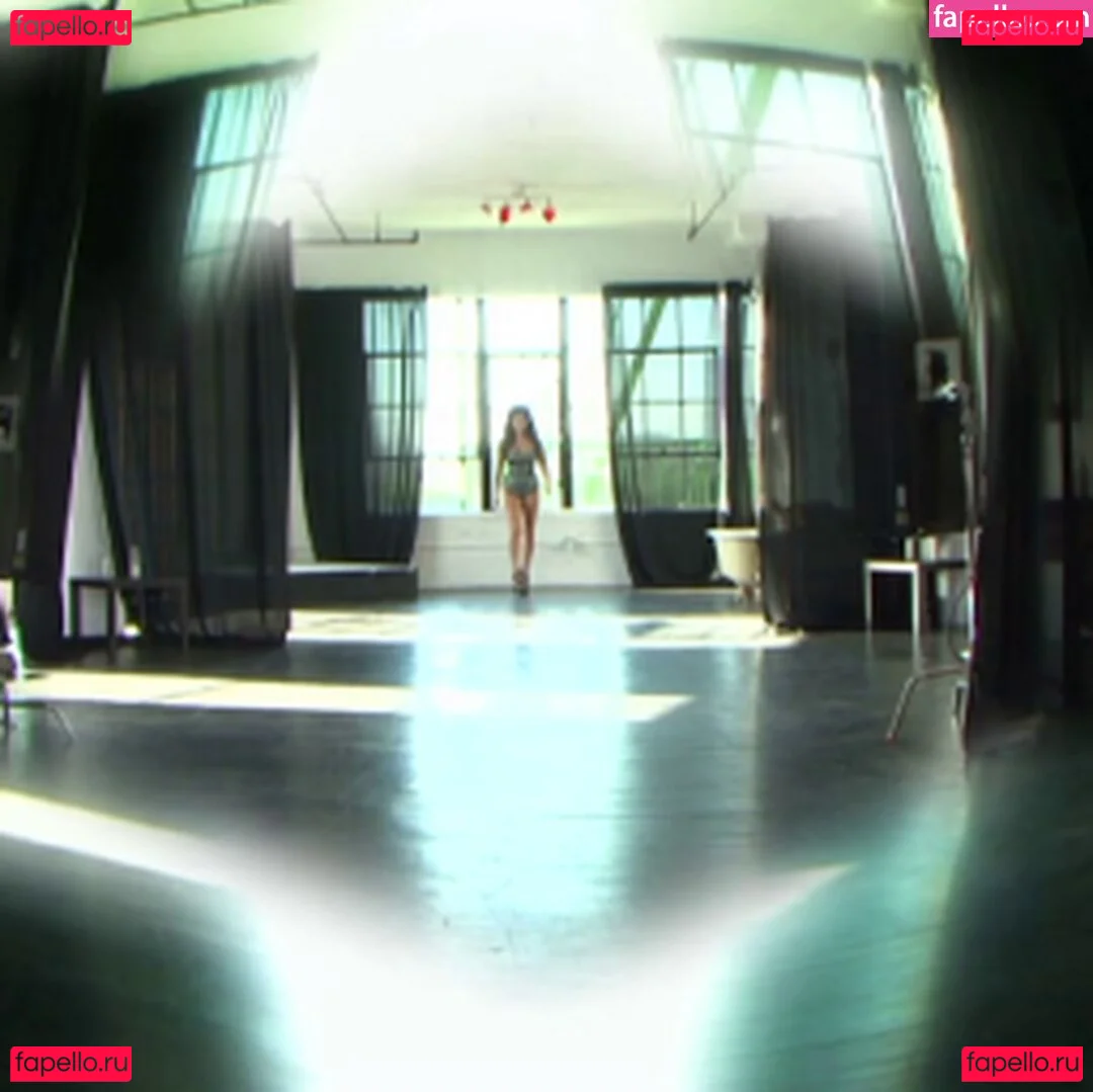 Sunny Leone Onlyfans Photo Gallery 