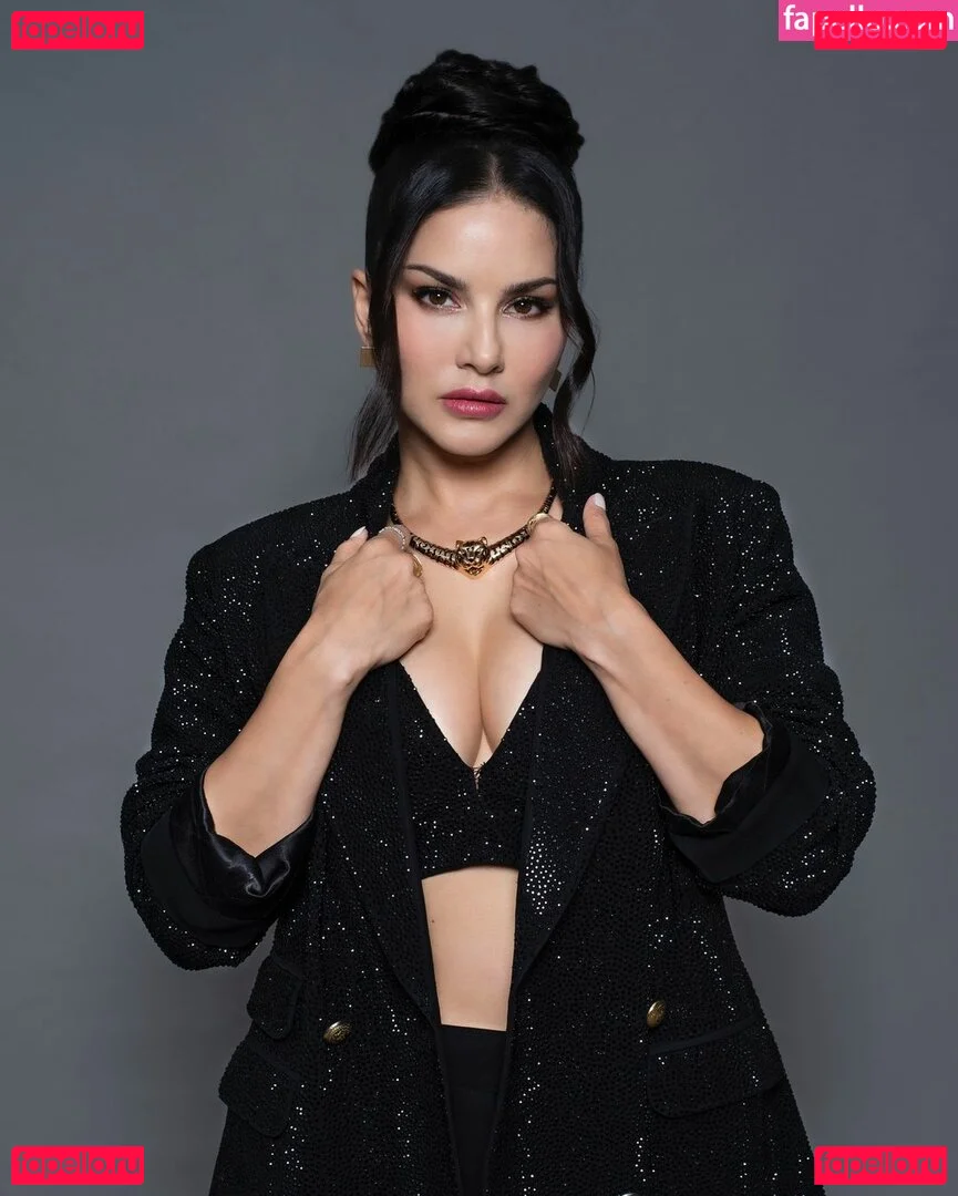 Sunny Leone Onlyfans Photo Gallery 
