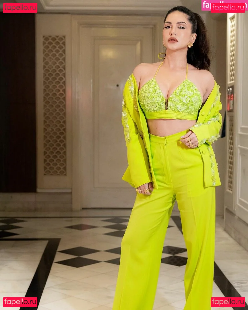 Sunny Leone Onlyfans Photo Gallery 