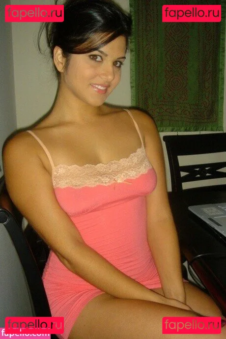 Sunny Leone Onlyfans Photo Gallery 