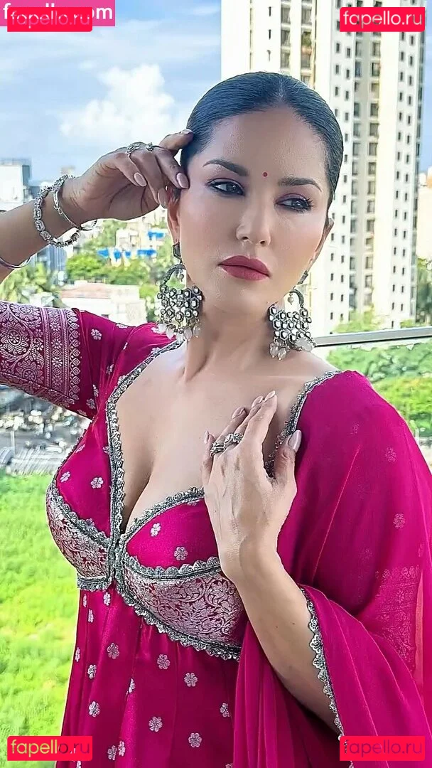 Sunny Leone Onlyfans Photo Gallery 