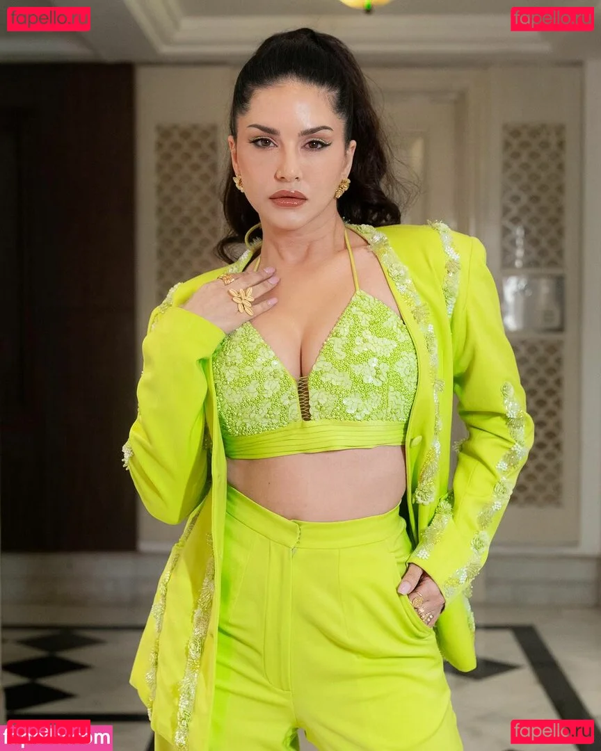 Sunny Leone Onlyfans Photo Gallery 