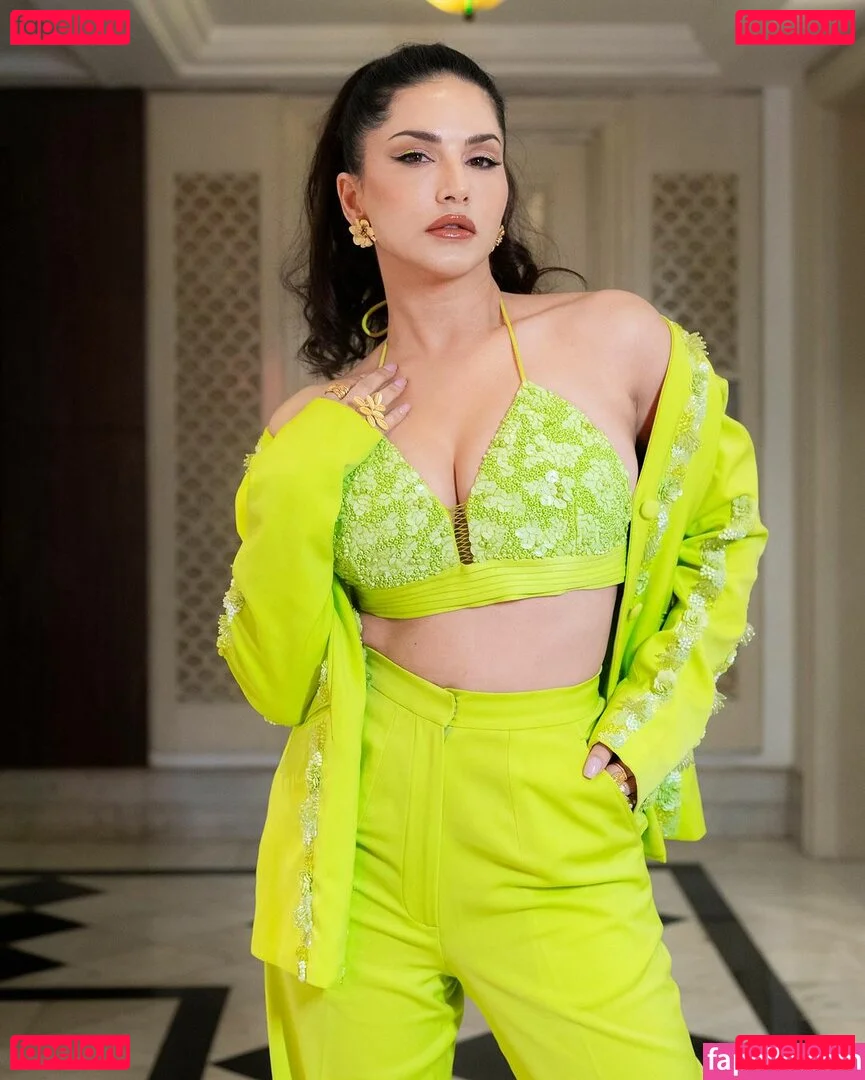 Sunny Leone Onlyfans Photo Gallery 