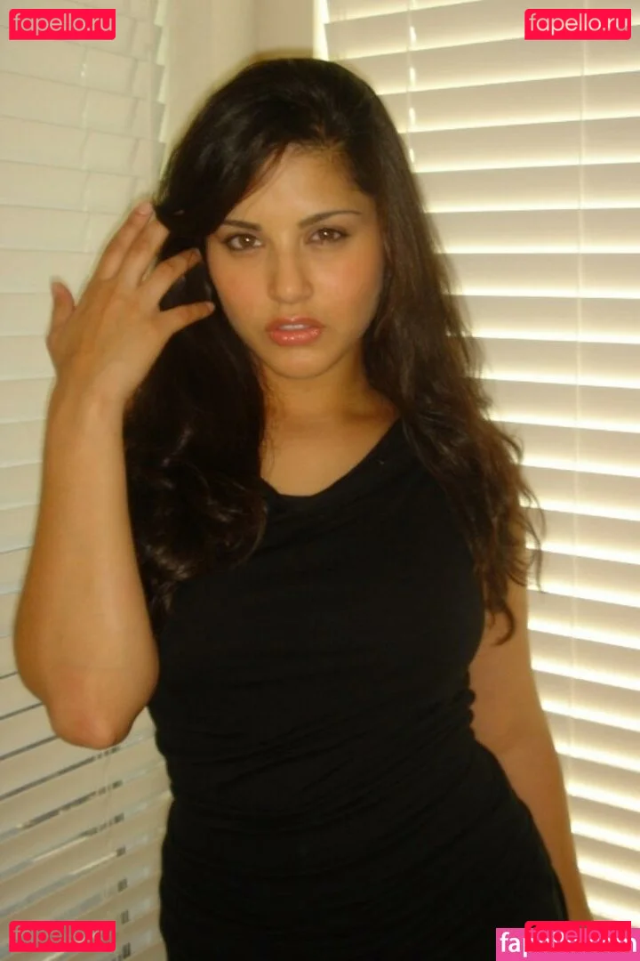 Sunny Leone Onlyfans Photo Gallery 