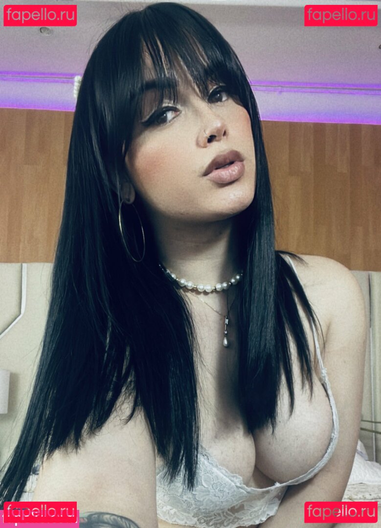 ali___quiinte / alisson5249 / alissonhot1995 / hilarybigx / karlalebrunts / xhorsecocktsx Onlyfans Photo Gallery 