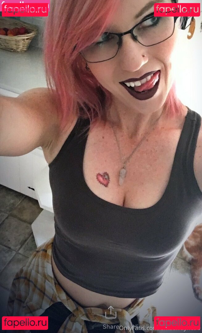 emberrayne90 Onlyfans Photo Gallery 