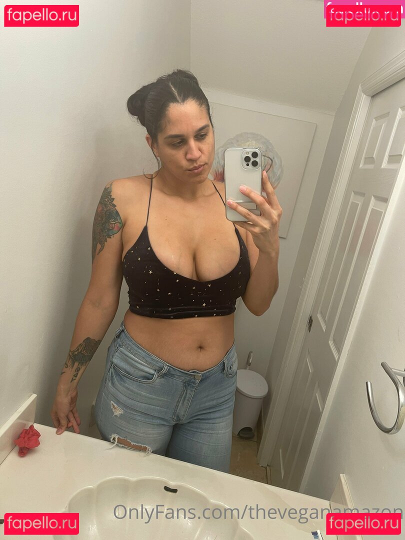 theveganamazon / veggies4four Nude Onlyfans Photo 41