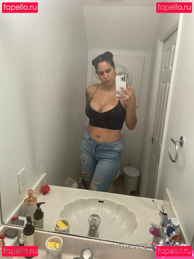theveganamazon / veggies4four Nude Onlyfans Photo 40