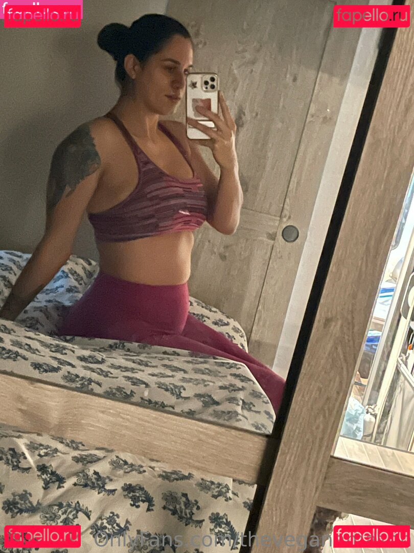 theveganamazon / veggies4four Nude Onlyfans Photo 21