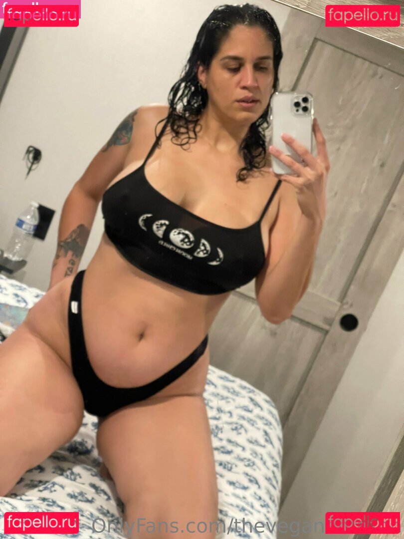 theveganamazon / veggies4four Nude Onlyfans Photo 19