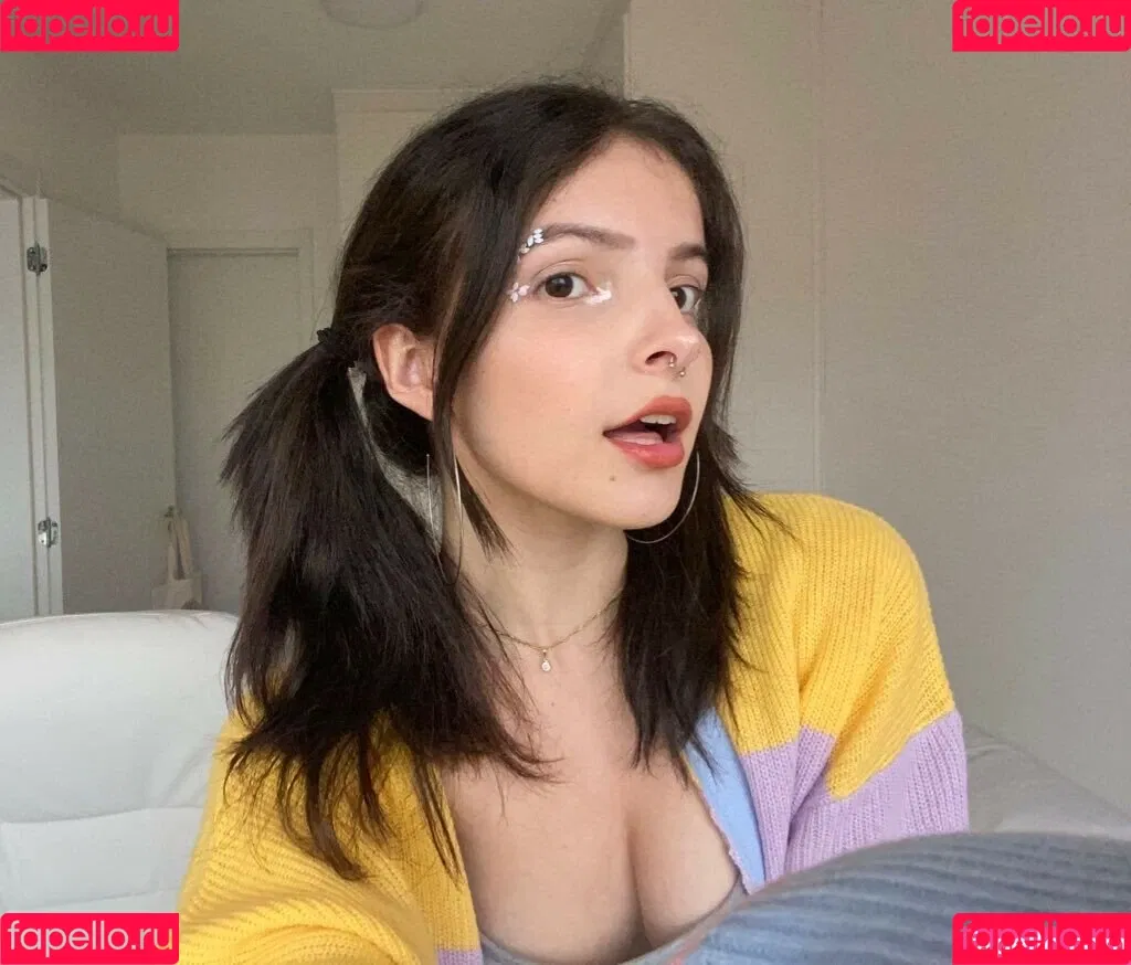 Victoria Ribeiro Onlyfans Photo Gallery 